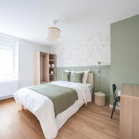 Grand Duplex 5 Chambres, Ideal Equipes, Travailleurs & Groupes Apartman